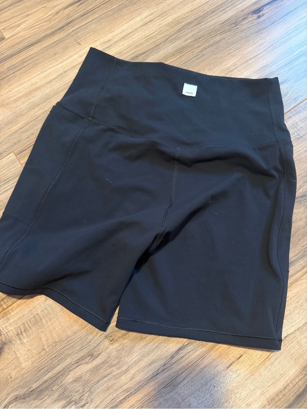 Vuori Black High-Rise Bike Shorts - Picture 3 of 5